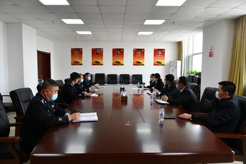 宁江监狱组织召开执法监督员座谈会1.jpg